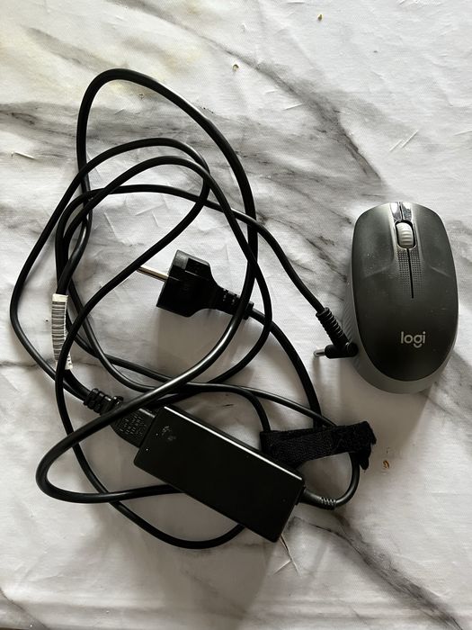 Продам ноутбук в хорошем состояние