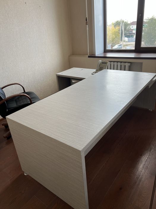 Продам офисную мебель