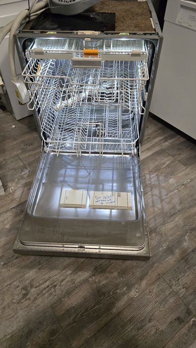 Съдомиялна Miele G5830