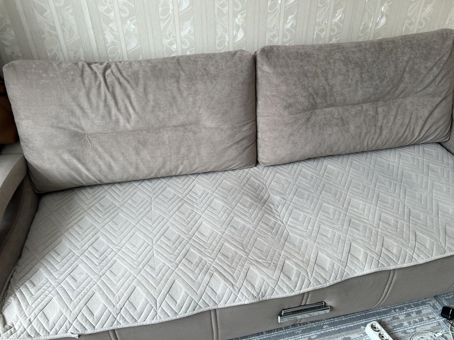 ПРОДАМ ДИВАН в гостиную