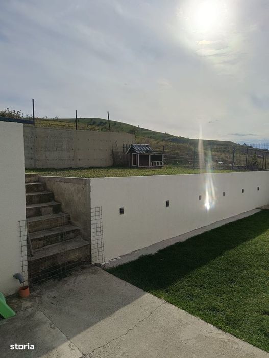 Casa individuala pe un nivel + garaj in Sannicoara