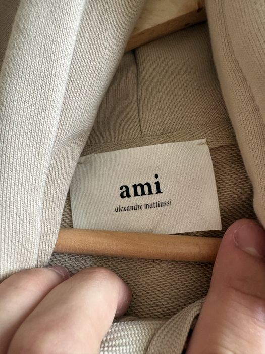 Vand hanorac ami paris nou cu eticheta