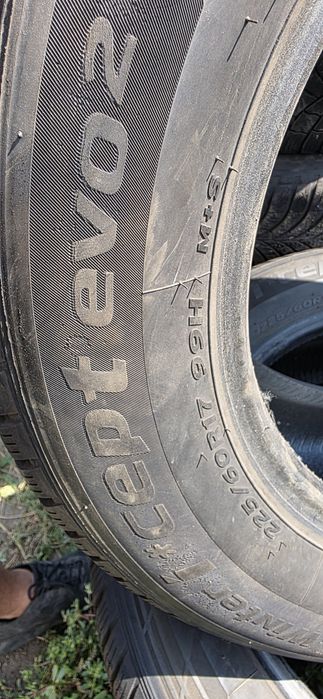 Гуми 2бр 225/60/17 - 1бр- 78 евро
