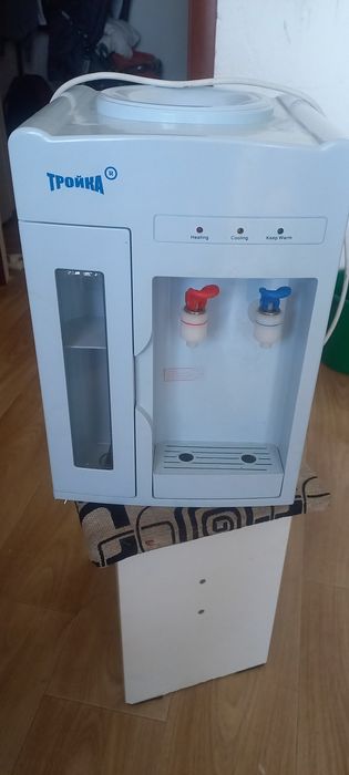 Продам куллер диспансер для воды вместе с емкостью