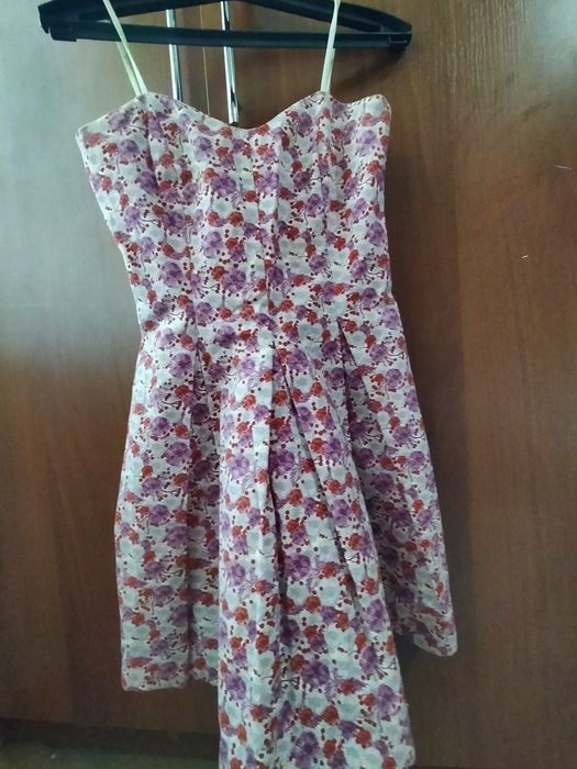 Продам платья размер 40-42