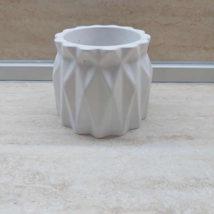 Керамична кашпа голяма