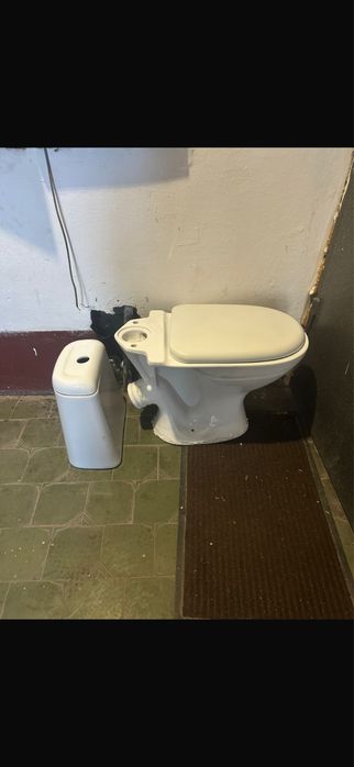 Унитаз б/у продам
