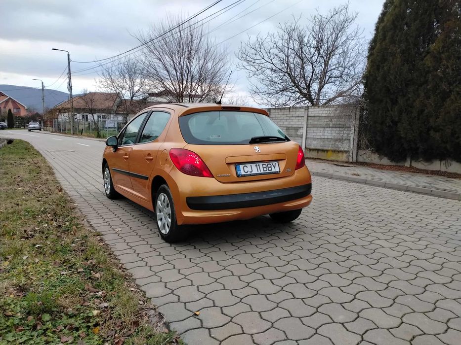 Peugeot 207 motor 1.4 benzina an 2008 acte la zii
