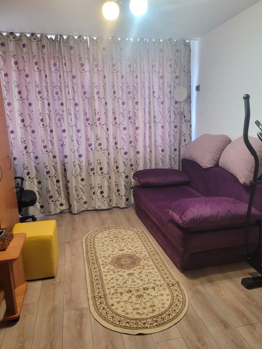 Închiriez garsonieră