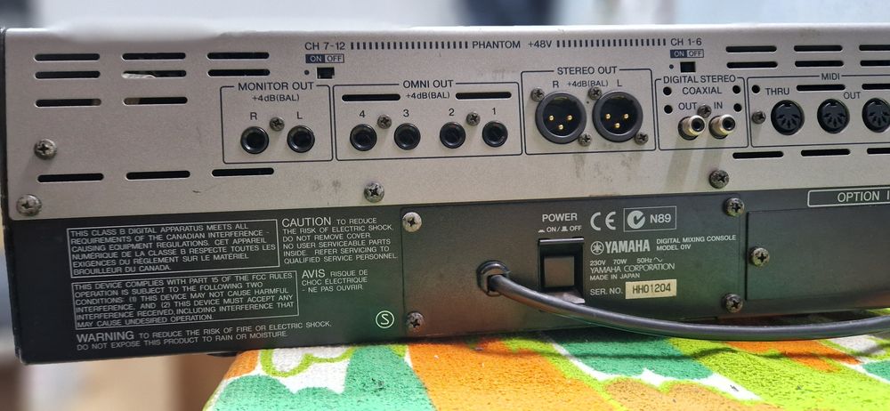Yamaha 01v digotal mixer