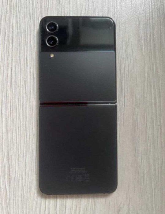 Samsung Z flip4 5G