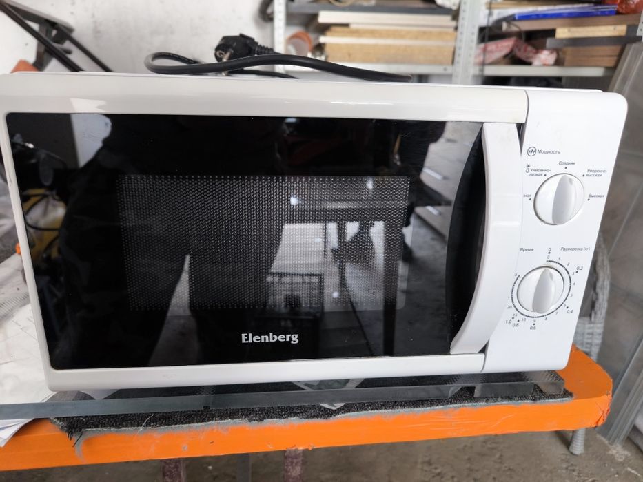Микроволновка Elenberg