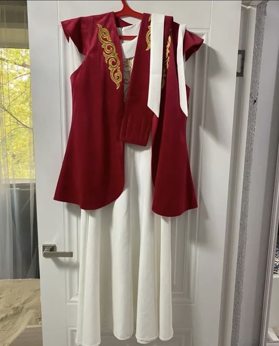 Продам платье казахское национальное