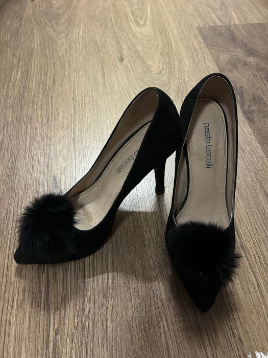 Черни обувки с пух