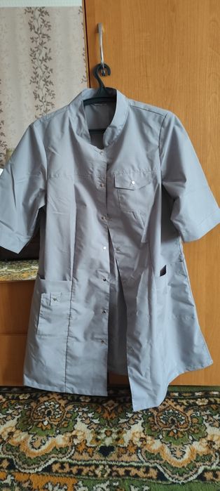 Халат медицинский серый