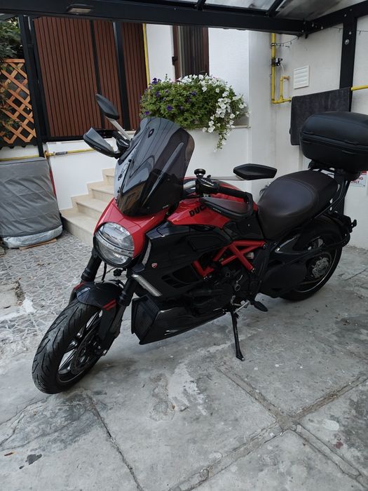 Ducati Diavel Carbon Red vand / schimb