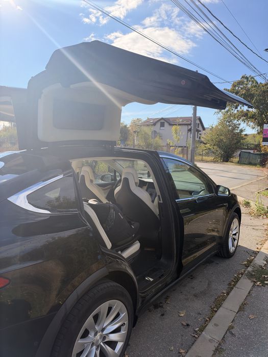 TESLA Model X 2019 — imagine 3