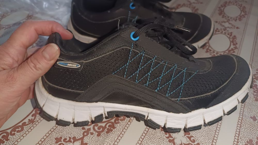 Кроссовки унисекс 36 размер