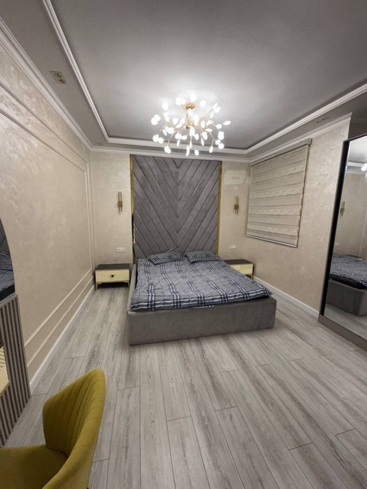 Zarafshon city срочно продается 2 ком квартира центр Piramit tower