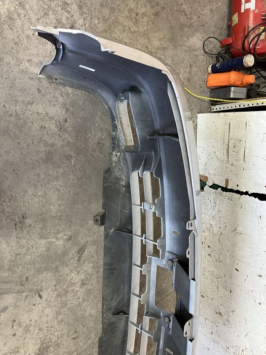 Предна броня за Toyota Hiace Тойота Хиейс 2006-2012г