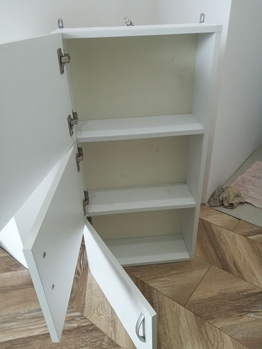 Подвесной шкафчик