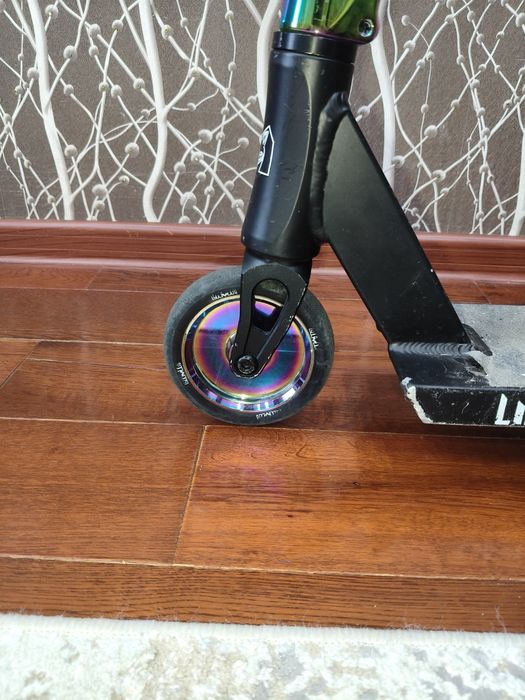 Продам трюковой самокат LIMIT