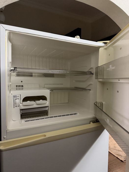 Холодильник Sharp