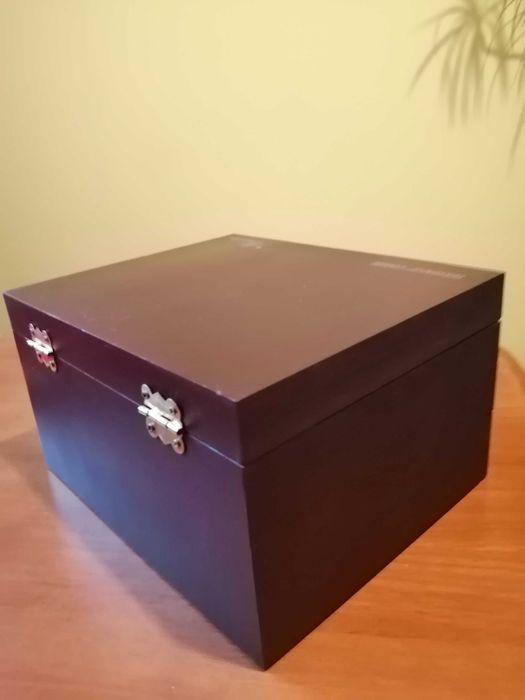 Луксозен сомелиерски комплект  9 части, дървена кутия на две нива