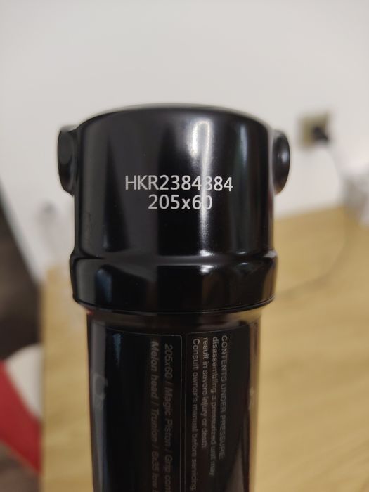 Shock Amortizor bicicleta spate pe aer Magic Grip by RockShox 205x60