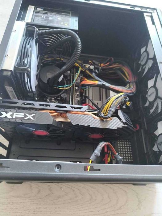 PC Gaming 1080p Intel i5 RX580 8GB Racire pe lichid AIO