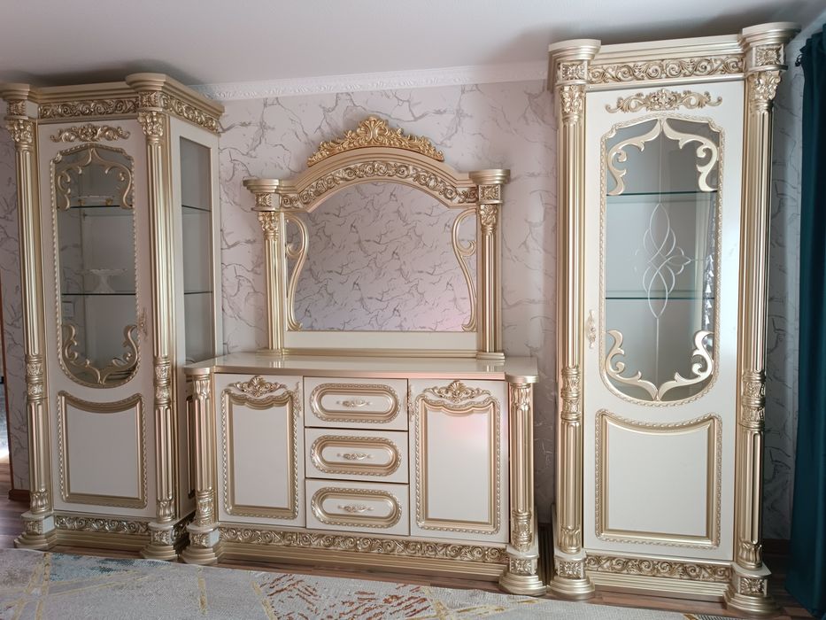 гарнитур для гостиной (сервант.горка /