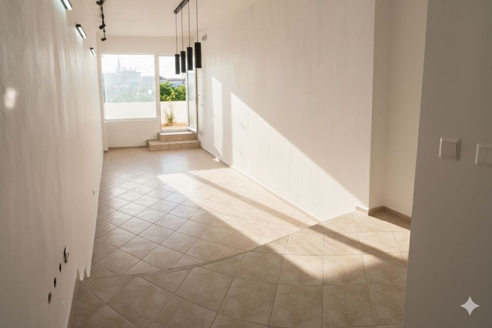 Дава се под наем Офис в Варна, Колхозен пазар - 30 кв.м за 359.04 € - Снимка #4