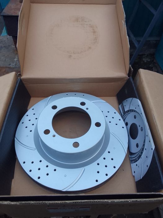 Продам тормозные диски перед.