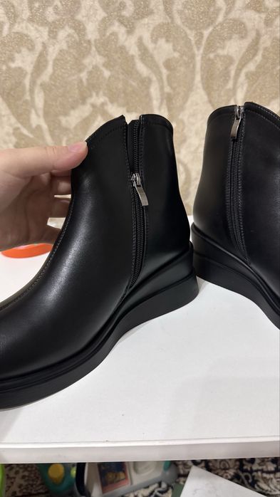 Продам зимние ботинки