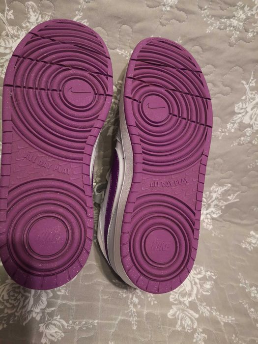 Маратонки, Кецове Nike