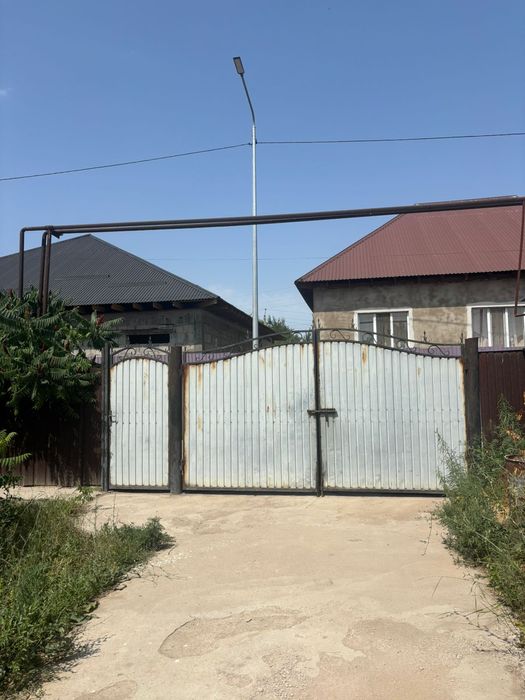 Үй сатылады опше 10 соты . 2 үй бар ..