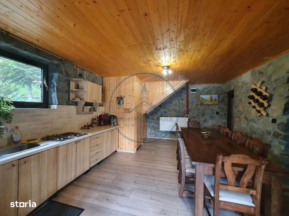 Cabana cu accesc la lac, 1400mp teren Colibita