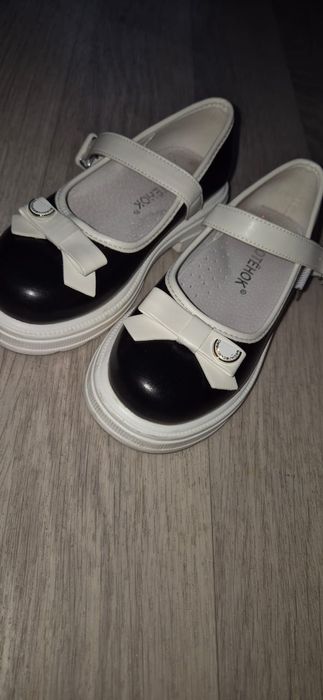 Продам обувь детскую