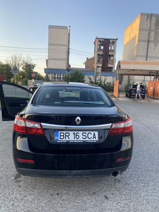 Vand Renault Latitude initiale Paris