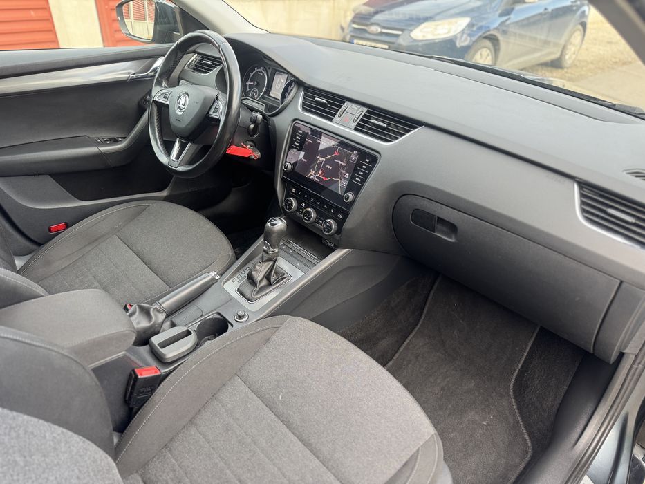 Skoda octavia 2.0 benzina 2019 cutie automata full led navigatie