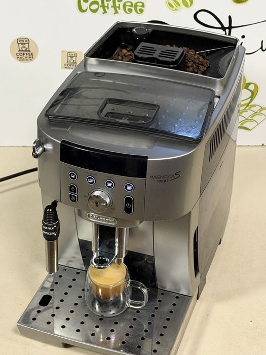 Кафемашина кафе автомат delonghi magnifica smart с гаранция