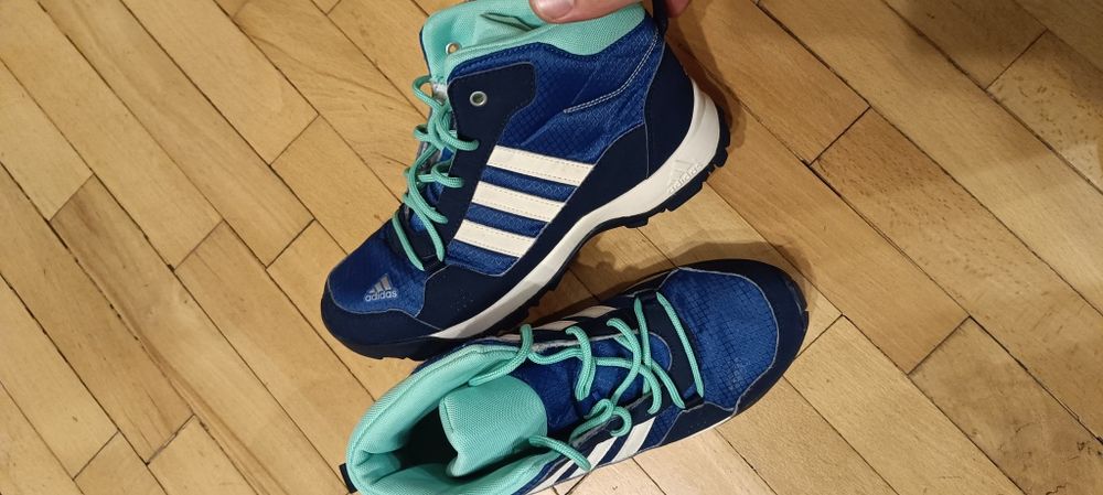 Маратонки Адидас 37-1/2