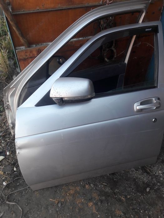 Приора Универсал разбор есть много запчастей