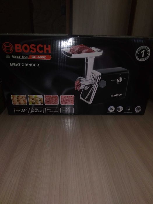 Электрическая мясорубка Bosch новая в упаковке