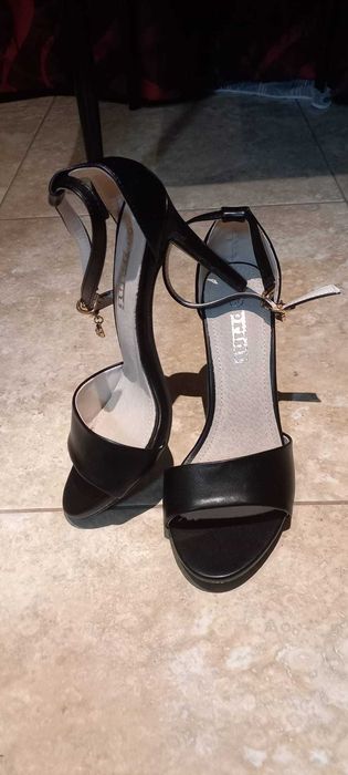 Sandale piele 38,noi in cutie ,toc9cm