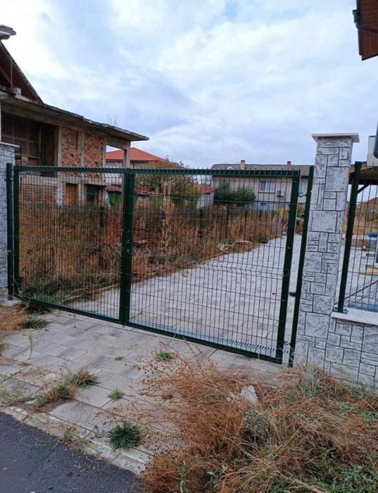 Портал-двукрилен