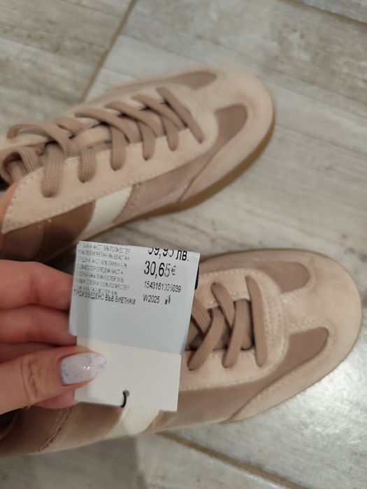 Велурени сникърси ZARA