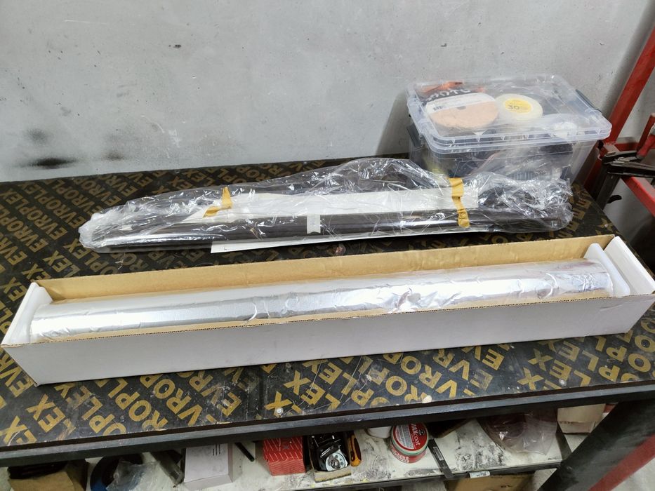 Плътно алуминиево фолио на метър