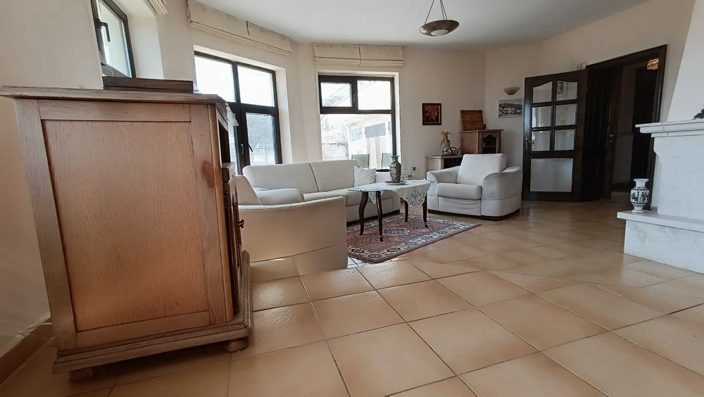 Продава се Къща в Варна, Център - 232 кв.м за 1187 €/кв.м - Снимка #4