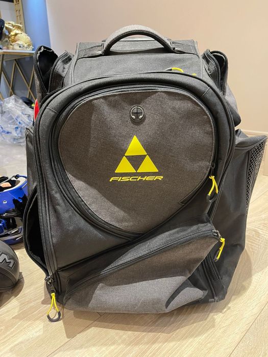 Продает Б/у хоккейная детская экипировка